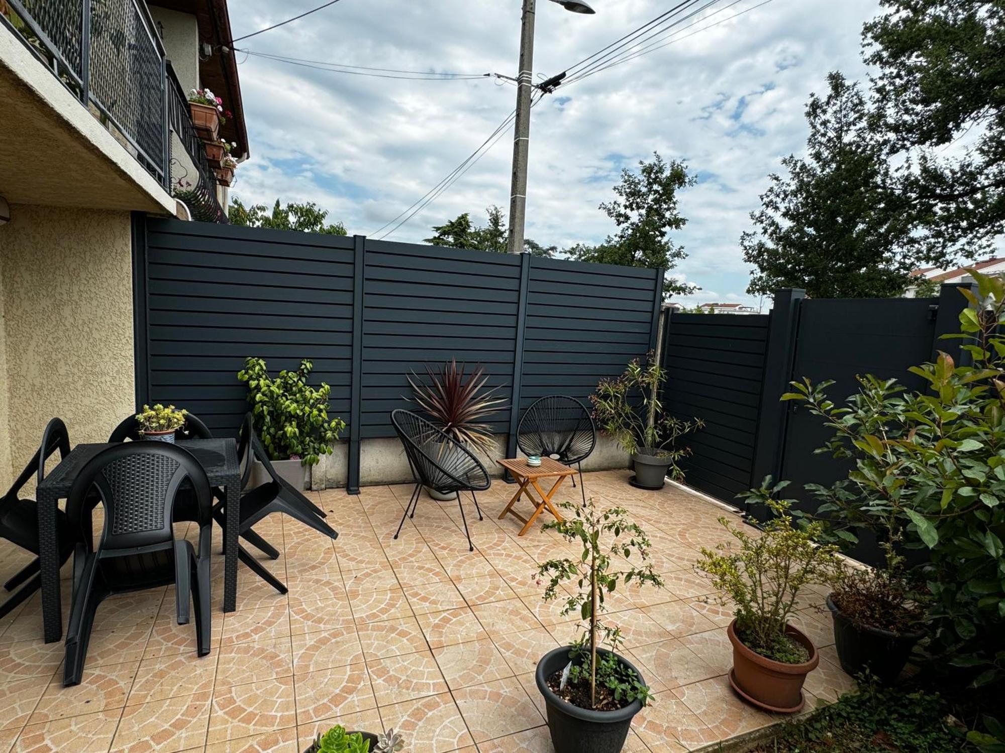 Au Calme Dans Maison En Rez De Jardin A 2,2 Kms Du Groupama Stadium Et Salle Ldlc Arena Meyzieu Εξωτερικό φωτογραφία